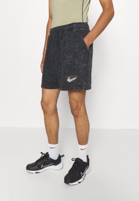 Nike Performance Šortky - black