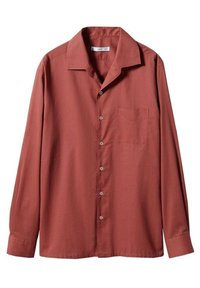 Langarmshirt in roestbruin, gemaakt van gladde stof. Voorzien van een gespleten kraag, knoopsluiting en een enkele borstzak.