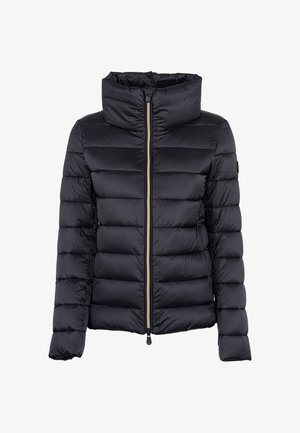 Sort pufferjakke med høj krave, horisontal quiltet mønster, hel frontlynlås og snøre i kanten. Glat, blankt stof.