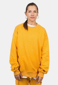 Blackskies HEAVYWEIGHT CREWNECK - Sportska majica - mustard