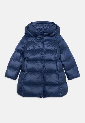 Merihenkinen puff jacket jossa on huppu. Valmistettu kiiltävästä nailonista, ja siinä on laatikkomainen muoto, tikattu pinta ja napillinen suljenta alaosassa.