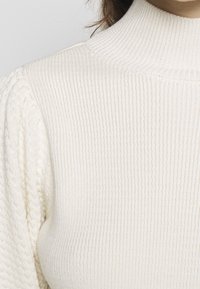 IVY OAK Sweter