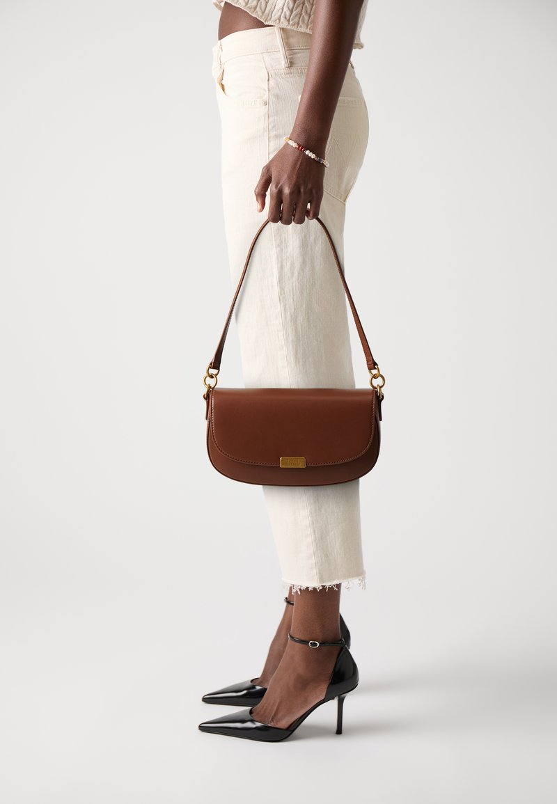 Tommy Hilfiger ICONIC CROSSOVER - Kabelka - winter cognac