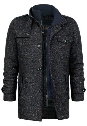 Donkergrijze herengehaken visgraat wollen jas met knoop- en ritssluitingen, klepzakken en een donkerblauwe binnenkraaglaag.