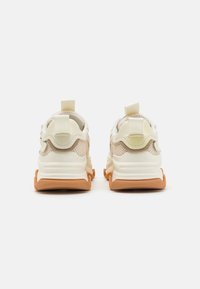 Steve Madden JPOSSESSION - Sneaker low - white