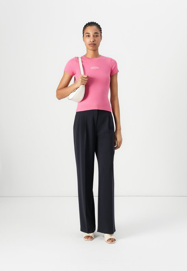 EMBRO SLIM - Basic T-shirt - raspberry smoothie2