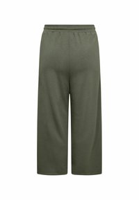 Culotte verde oliva in un tessuto morbido e leggero. Presenta un elastico in vita e gambe larghe e cropped per comfort e libertà di movimento.