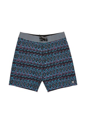 Short de bain homme avec motifs géométriques et ondulés violet, noir et bleu, ceinture grise et cordon noir.
