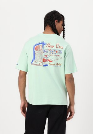 VACATION GRAPHIC TEE - T-shirts print - mint/lilac