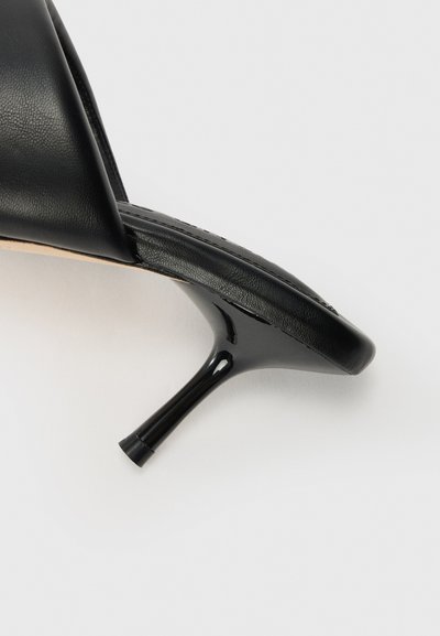 STAND STUDIO JESSICA - Ciabattine con tacco - black