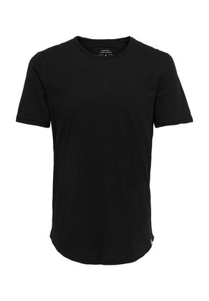 Czarna koszulka z krótkim rękawem o okrągłym dekolcie, wykonana z miękkiego materiału, z delikatną fakturą i zaokrąglonym dołem. Metka widoczna przy szyi.