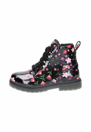 Schwarze Lackleder-Ankle Boots mit mehrfarbigem Blumenmuster, abgerundeter Spitze, Schnürdesign und Gummisohle. Mit einem Zugband an der Rückseite ausgestattet.