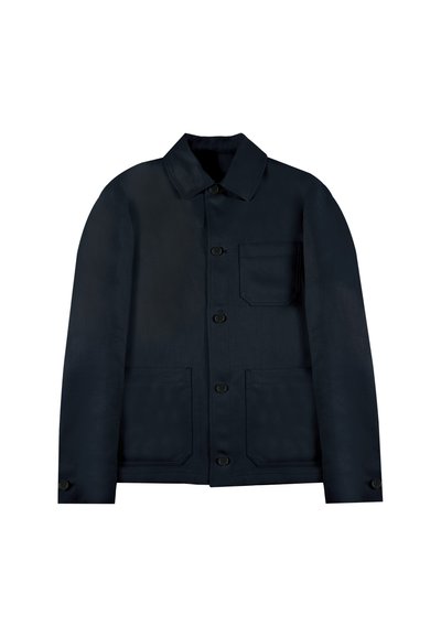 Veste bleu marine à boutonnières avec col, une poche poitrine, deux poches inférieures à l'avant et des poignets à boutons.