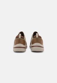 Skechers DELSON 3.0 - Zapatillas - taupe