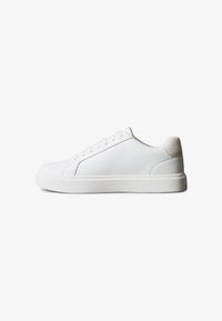 Unselected, triple bright white
