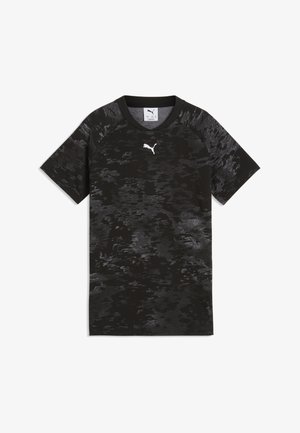 Sort Puma sportsskjorte med korte ærmer, gråt camouflage mønster og lille hvid Puma-logo centreret under kraven.