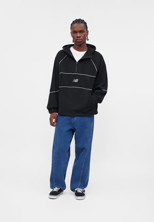 New Balance, TRACKSIDE HOODIE UNISEX - Суитшърт с качулка - black