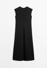 Sort ærmeløs midi-kjole med høj halsudskæring og lynlås på ryggen, vist fladt på en hvid baggrund.