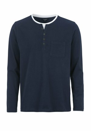 Marineblauwe long-sleeve shirt met een ronde kraag, een placket met drie knopen en een borstzak. Zachte katoenen stof, gladde textuur.