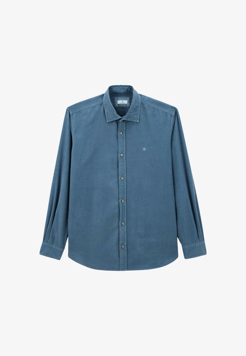 Chemise bleue à manches longues en tissu léger, avec un devant à boutons et un col pointu. Logo discret sur la poitrine.