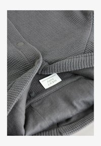 Izbrano, charcoal grey