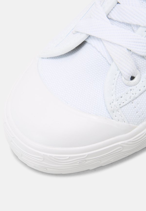 WB-1 UNISEX - Trainers2