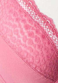 Thumbnail Image 5