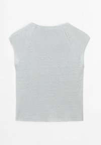 Harmaa lyhythihainen t-paita, jossa on väljä istuvuus, pehmeä pinta, pyöreä kaula-aukko ja raglanhiharakenne.