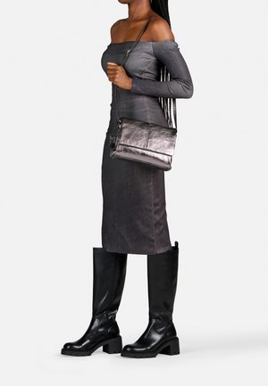 Burkely RADIANT RAEVEN - Sac bandoulière - silver