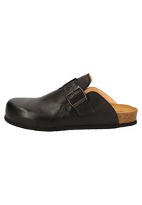 Schwarze Lederclogs mit einem Riemenverschluss, Korkfußbett und Gummisohle. Die Seiten sind offen und zeigen eine glatte Oberfläche sowie natürliche Akzente.