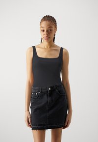 Vero Moda - VMCHLOE SQUARE - Top - black Miniatúrny obrázok 1