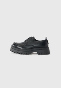 Lace-ups - black