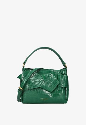 Sac à main en cuir embossé effet crocodile vert, à forme structurée, avec poignée supérieure et bandoulière amovible. Éléments métalliques dorés et nœud décoratif.