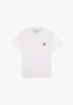 Vit bomull t-shirt med rund hals, korta ärmar och en liten grafisk design i marinblått med "L.E.E. U.S.A." på vänster bröst.