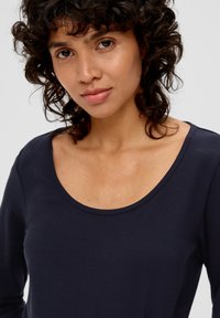 s.Oliver AUS STRETCH - Langarmshirt - navy