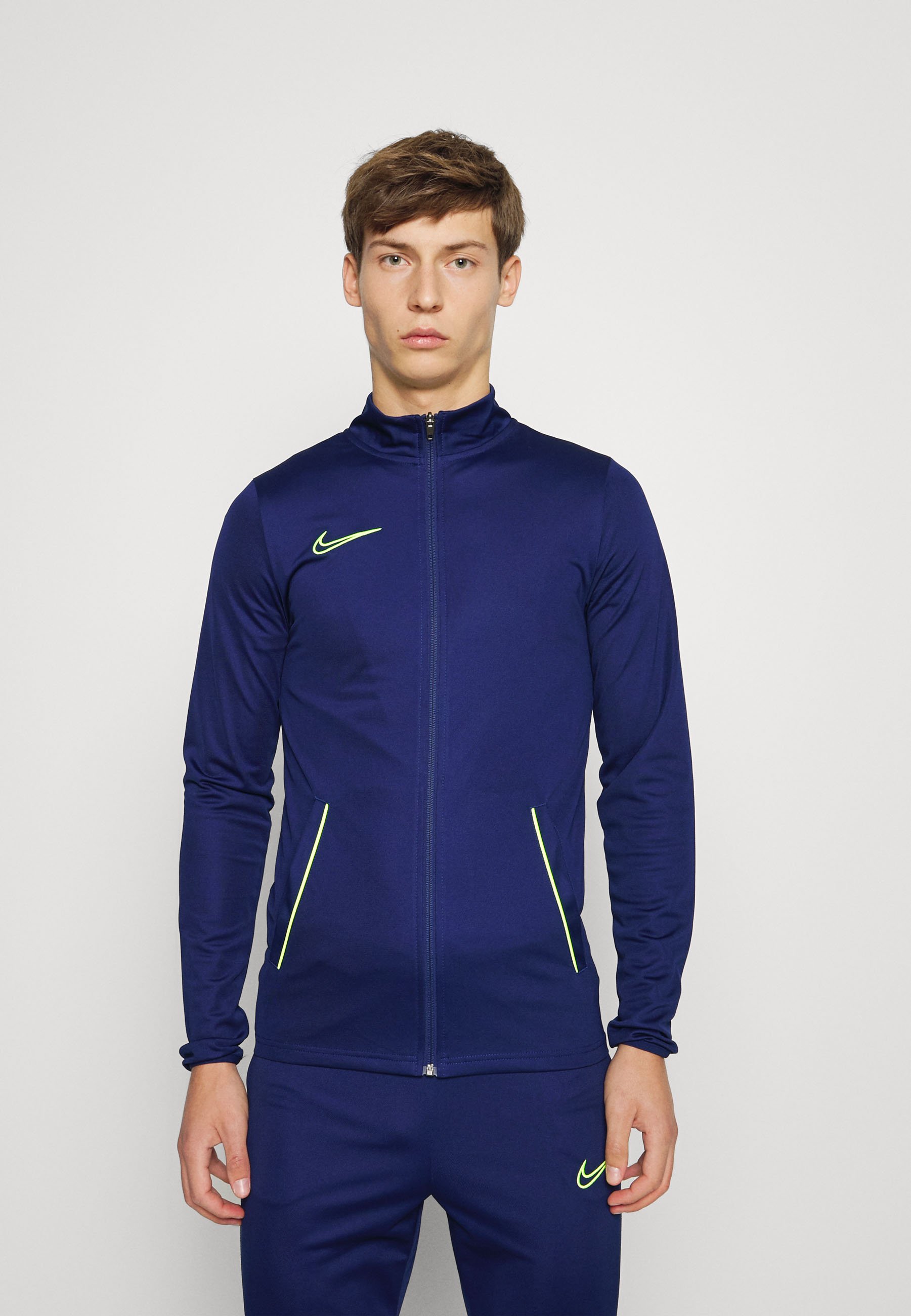 nike performance tuta