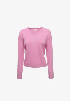 Maglione rosa a maniche lunghe con scollatura a V, dotato di polsini e vita a coste, che presenta un discreto logo laterale su sfondo bianco.