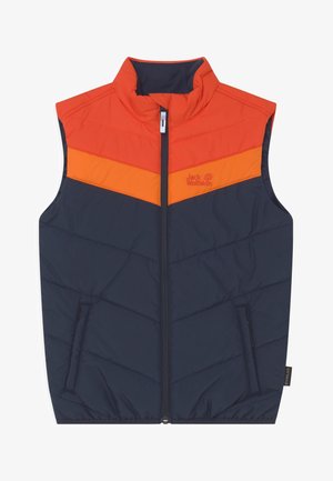 Navy modrý prošívaný vest s oranžovým chevronovým designem, vysokým límcem, zipovým uzavíráním a dvěma bočními kapsami. Na hrudi se nachází logo Jack Wolfskin.