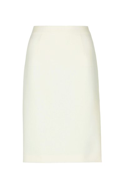 Valkoinen polven pituinen hame, jossa on sileä pinta, ja joka on varustettu kahdella etutaskulla ja istuvalla siluetilla. Minimalistinen muotoilu ilman kuvioita tai koristeita.