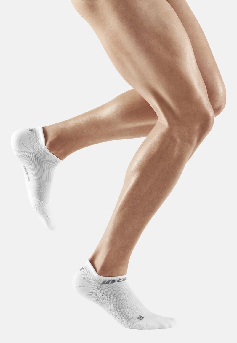 CEP ULTRALIGHT COMPRESSION SOCKS NO SHOW MEN - MADE IN GERMANY - Socken - white