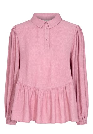 Blusa rosa chiaro con colletto, chiusura frontale con bottoni e maniche lunghe. Presenta un tessuto testurizzato e un orlo a peplum in vita.