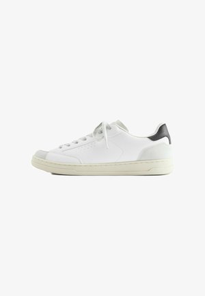 PULL&BEAR, CASUAL - TRAINERS - Baskets basses - white