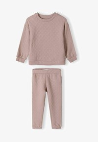 Izbrano, light mauve