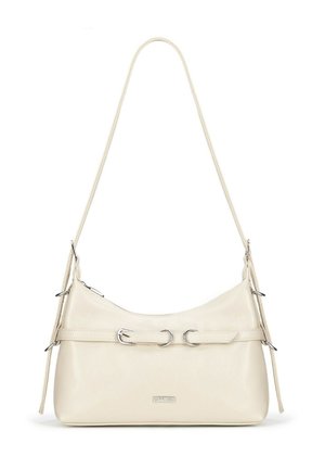 Ecrufarbene Handtasche aus glattem synthetischem Material. Verfügt über silberne Beschläge, eine geschwungene Silhouette und einen Tragegurt mit dekorativen Ringen.