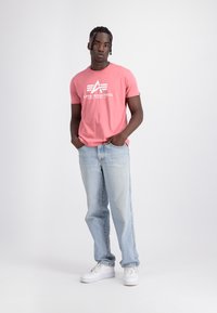 Alpha Industries Camiseta estampada - coral red