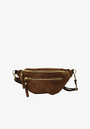Banane en suède marron avec deux poches zippées, quincaillerie dorée et une sangle réglable, avec une texture douce et un design arrondi.