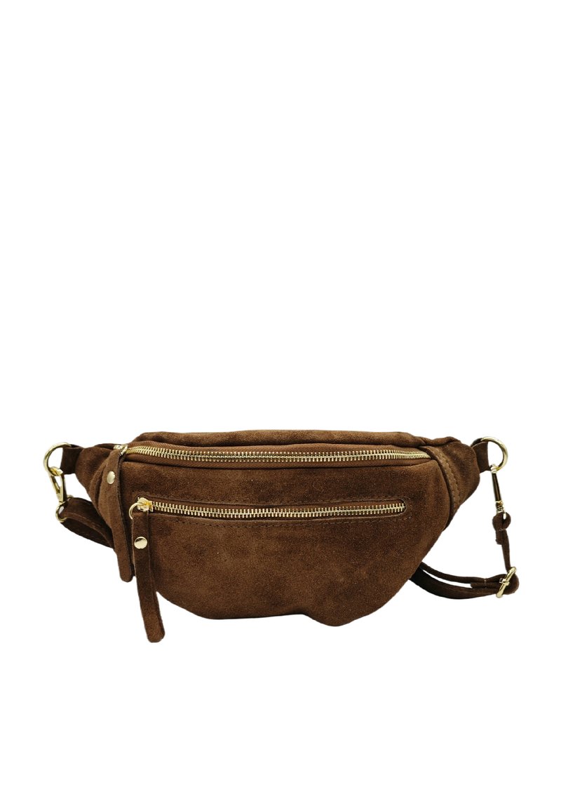 Banane en suède marron avec deux poches zippées, quincaillerie dorée et une sangle réglable, avec une texture douce et un design arrondi.