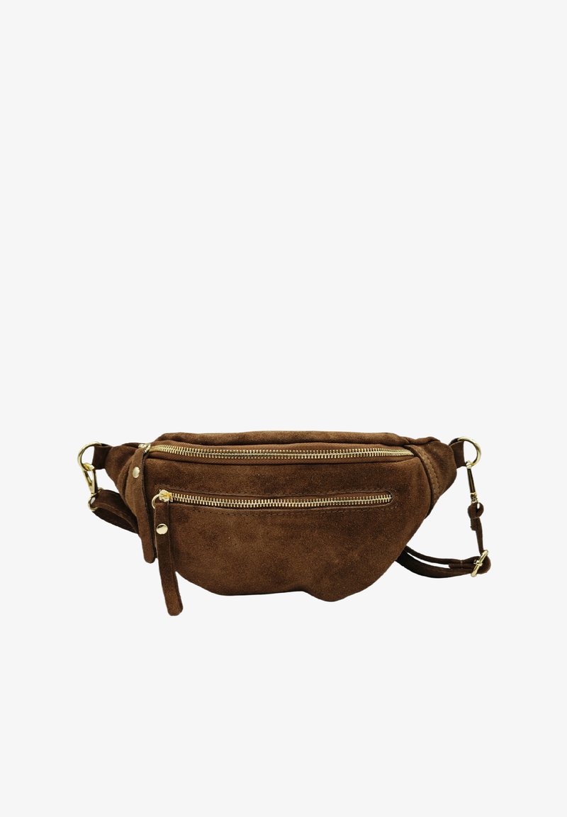Banane en suède marron avec deux poches zippées, quincaillerie dorée et une sangle réglable, avec une texture douce et un design arrondi.