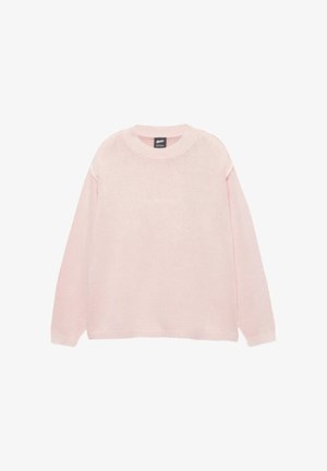 Lichtroze gebreide trui met lange mouwen, geribde ronde hals, manchetten en zoom, met subtiele geborduurde tekst op de borst.