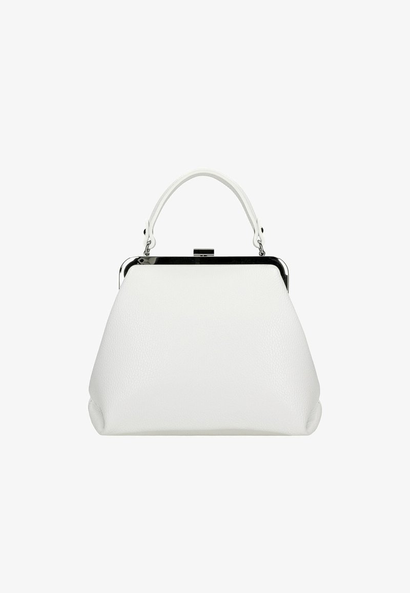 Sac à main en cuir blanc avec une armature structurée, une fermeture à fermoir et une poignée courte sur un fond uni.